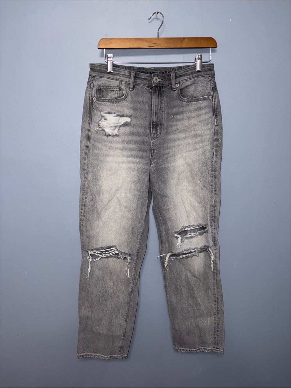 American Eagle | Gray Distressed Jeans | Size 8